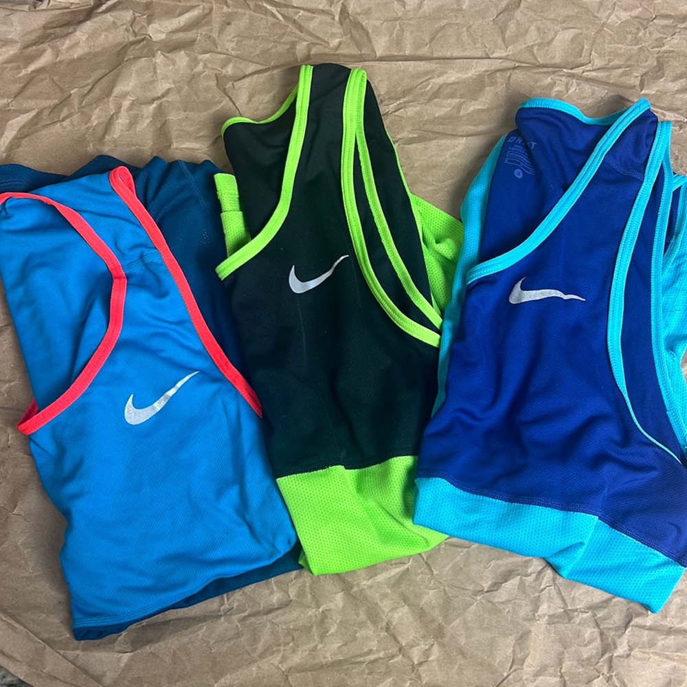 2 Nike running tank top singlet